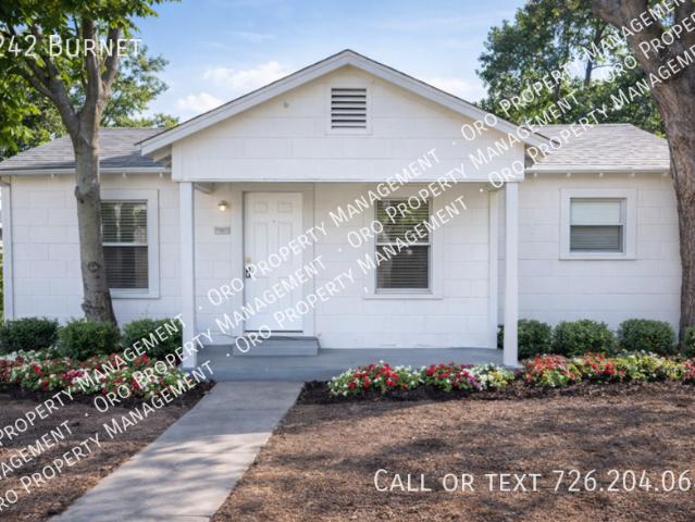 2 BR, 1 BA Apartment 2242 Burnet, San Antonio, TX 78202