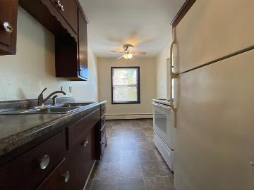 2 BR, 1 BA Apartment 2246 & 2254 7th Street West Unit 2254 12, Saint Paul, MN 55116