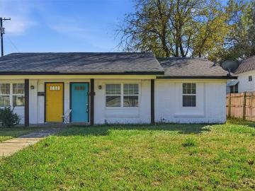 2 BR, 1 BA Apartment 224 East Lake Avenue, Sherman, TX 75090