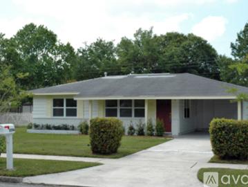 2 BR, 1 BA Apartment 2256 Hyde Park Street, Sarasota, FL 34239