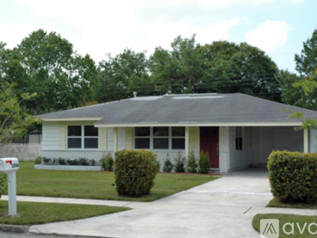 2 BR, 1 BA Apartment 2256 Hyde Park Street, Sarasota, FL 34239