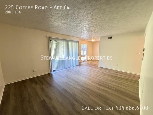 2 BR, 1 BA Apartment 225 Coffee Road, Lynchburg, VA 24503