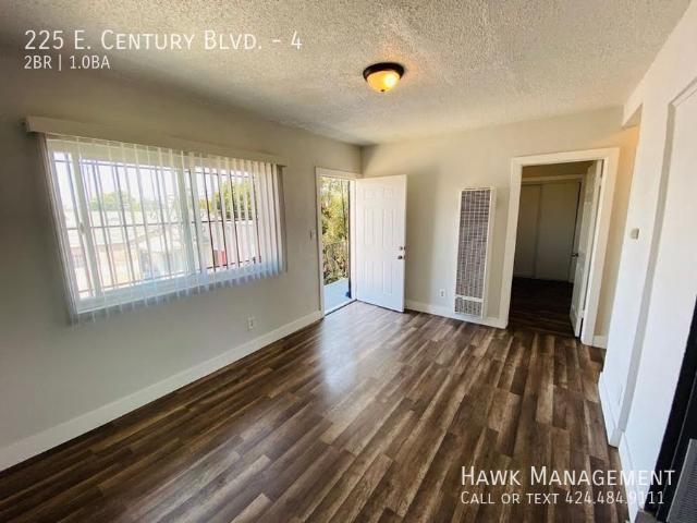2 BR, 1 BA Apartment 225 E. Century Blvd Los Angeles, CA 90003