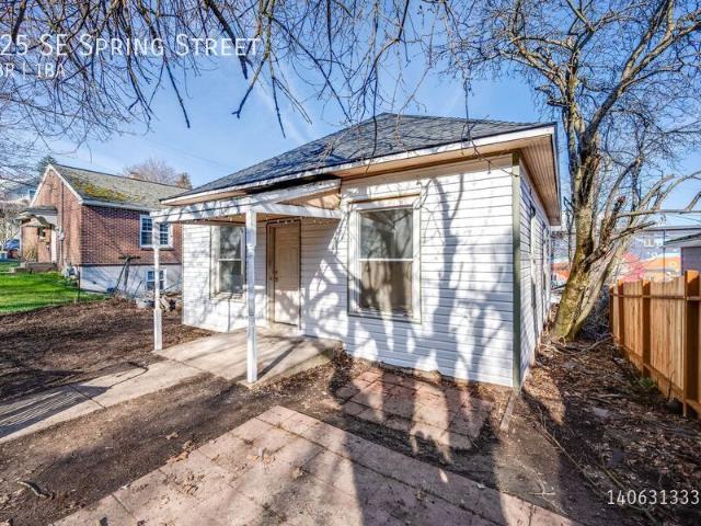 2 BR, 1 BA Apartment 225 SE Spring Street, Pullman, WA 99163