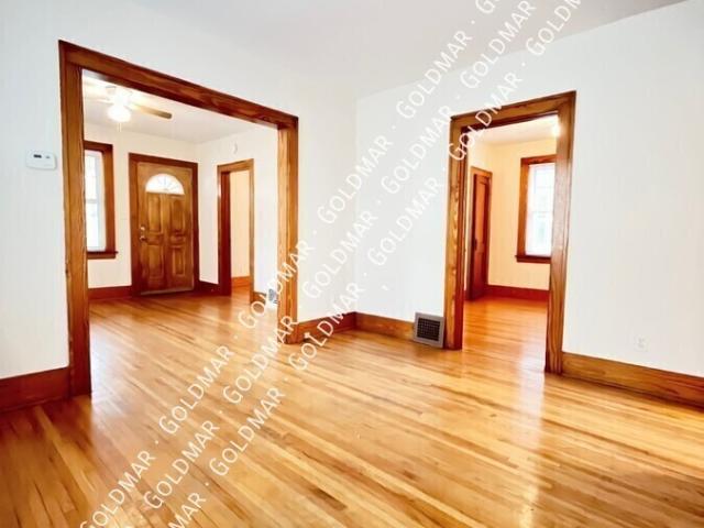 2 BR, 1 BA Apartment 2266 Cadillac Street, Windsor, ON N8W 3Y1