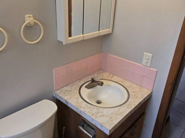 2 BR, 1 BA Apartment 2266 SW 5th St, Akron, OH 44314