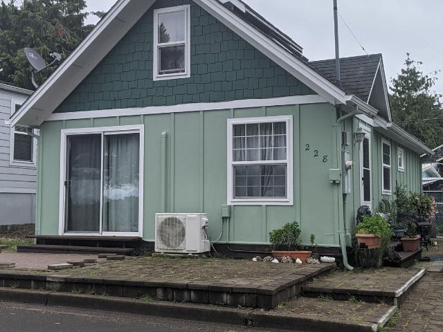 2 BR, 1 BA Apartment 228 SE Mast Ave, Lincoln City, OR 97367