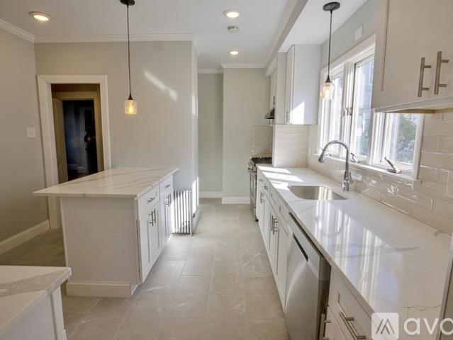 2 BR, 1 BA Apartment 22 Stanley Avenue, Unit 1, Medford, MA 02155