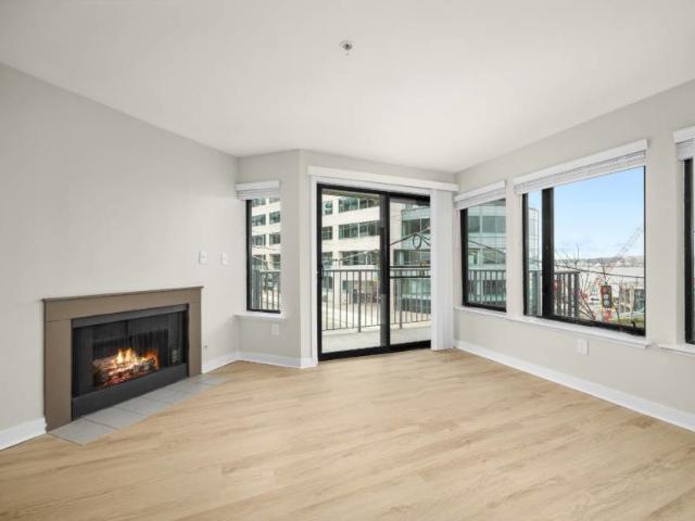 2 BR, 1 BA Apartment 2300 Elliott Avenue Unit 116, Seattle, WA 98121