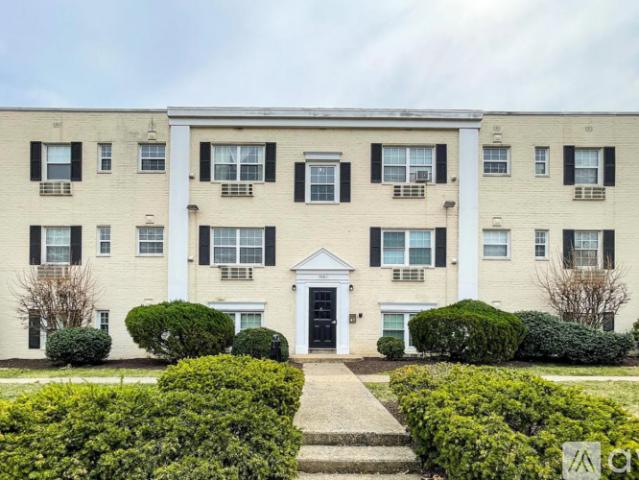 2 BR, 1 BA Apartment 2301 Farrington Avenue, Alexandria, VA 22303