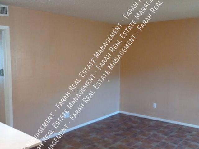 2 BR, 1 BA Apartment 2301 Hudson Street, Fort Worth, TX 76103