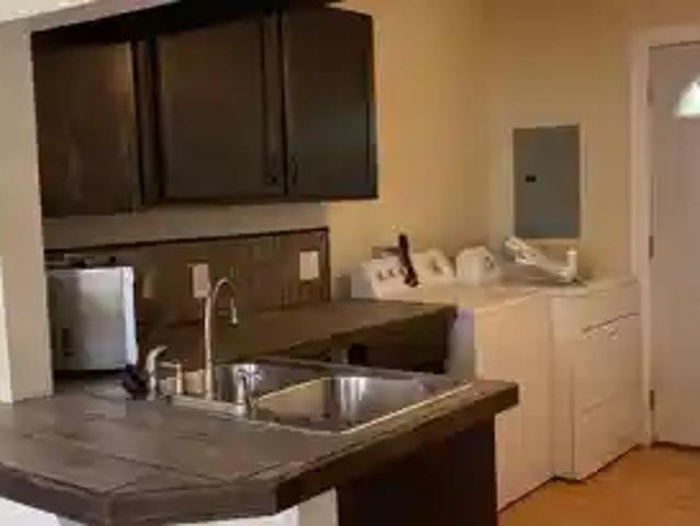 2 BR, 1 BA Apartment 2305 S Martin Luther King Jr Dr, Springfield, IL 62703
