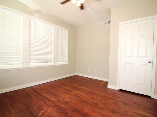 2 BR, 1 BA Apartment 2309 Wesley Street, Greenville, TX 75401