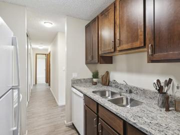 2 BR, 1 BA Apartment 2310 Silver Lane #106 Unit 16 102, Saint Paul, MN 55112