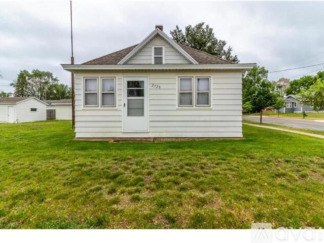 2 BR, 1 BA Apartment 2320 3rd St N, St. Cloud, MN 56303