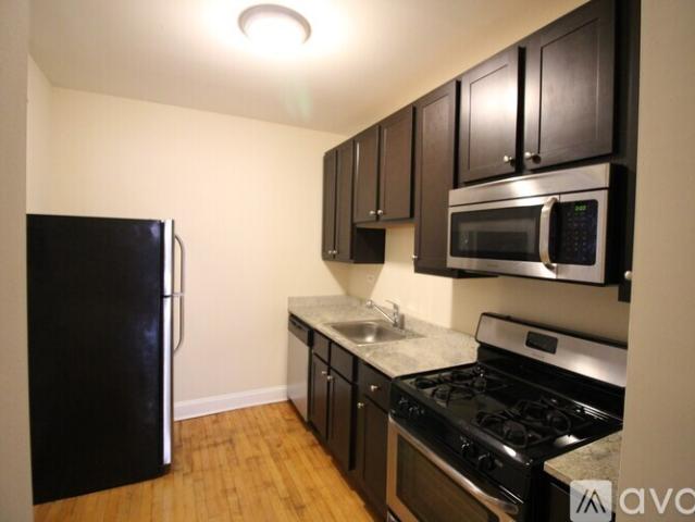 2 BR, 1 BA Apartment 2320 W Granville Ave, Unit 2, Chicago, IL 60659