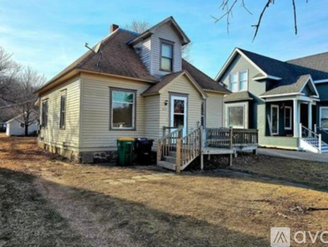 2 BR, 1 BA Apartment 232 Fremont St S, Lake Benton, MN 56149
