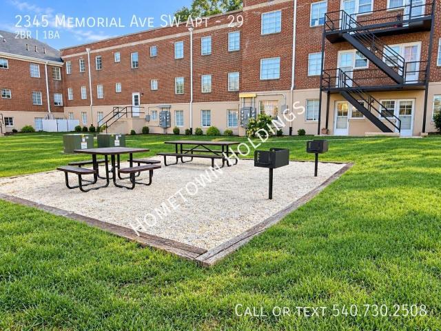 2 BR, 1 BA Apartment 2345 Memorial Ave SW Apt, Roanoke, VA 24015