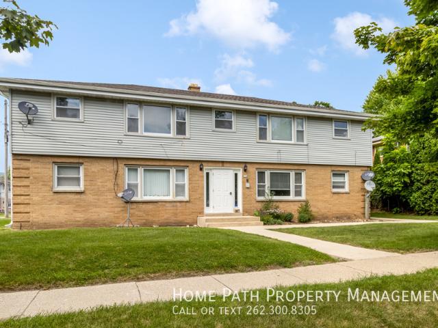 2 BR, 1 BA Apartment 234 W Newhall Ave, Waukesha, WI 53186