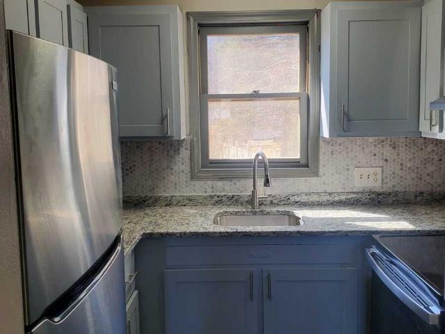 2 BR, 1 BA Apartment 238 Maple St, Agawam, MA 01001