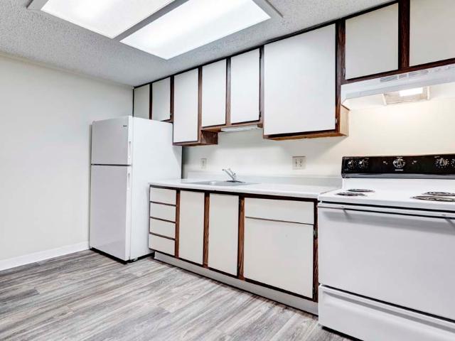 2 BR, 1 BA Apartment 2390 Woodglen Dr Unit D2248, Indianapolis, IN 46260