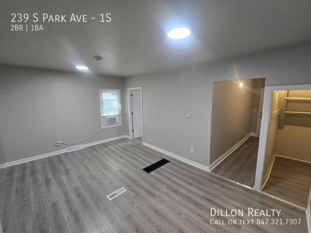 2 BR, 1 BA Apartment 239 S Park Ave, Waukegan, IL 60085