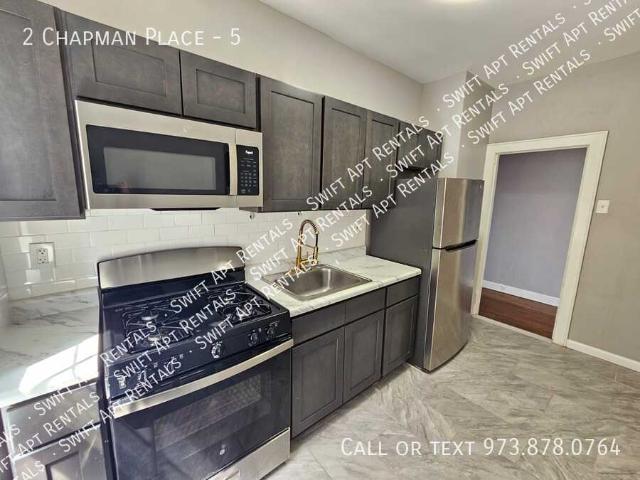 2 BR, 1 BA Apartment 2 Chapman Place, Irvington, NJ 07111