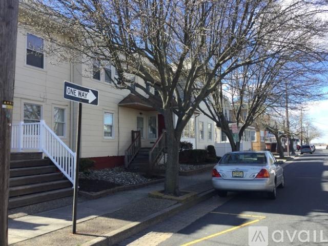 2 BR, 1 BA Apartment 2 North Austin Avenue, Unit Oceanside, Ventnor City, NJ 08406