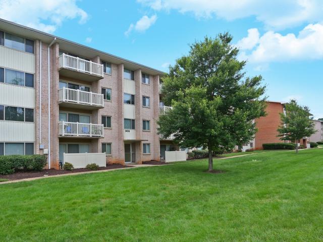 2 BR, 1 BA Apartment 3400 55th Avenue Unit 102, Hyattsville, MD 20784