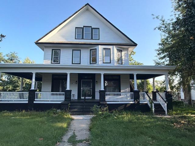 2 BR, 1 BA Apartment 3411 Duvall Ave, Baltimore, MD 21216