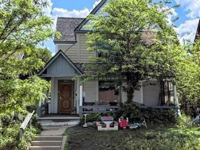 2 BR, 1 BA Apartment 3429 2nd Avenue South Floor 1, Minneapolis, MN 55408