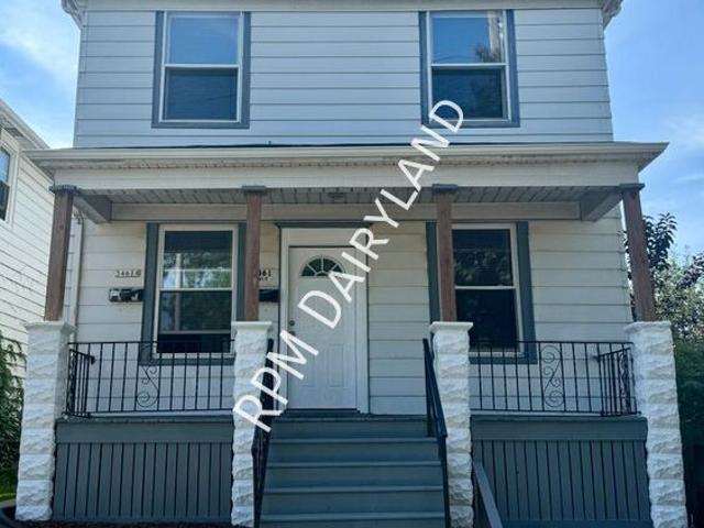 2 BR, 1 BA Apartment 3461 E Plankinton Avenue, Cudahy, WI 53110