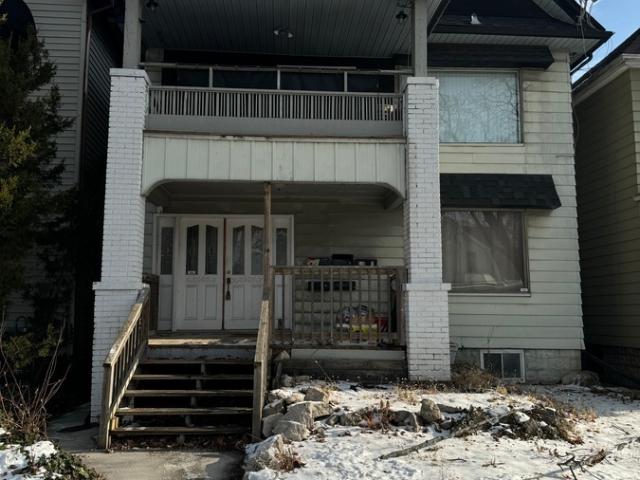 2 BR, 1 BA Apartment 348 350 Gladstone, Windsor, ON N9A2P7