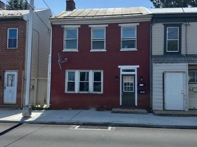 2 BR, 1 BA Apartment 353 N Hanover St., Carlisle, PA 17013