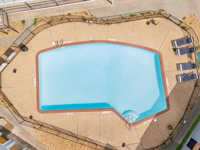 2 BR, 1 BA Apartment 3500 South Riverside Drive Unit 02 0203B, Fort Worth, TX 76119