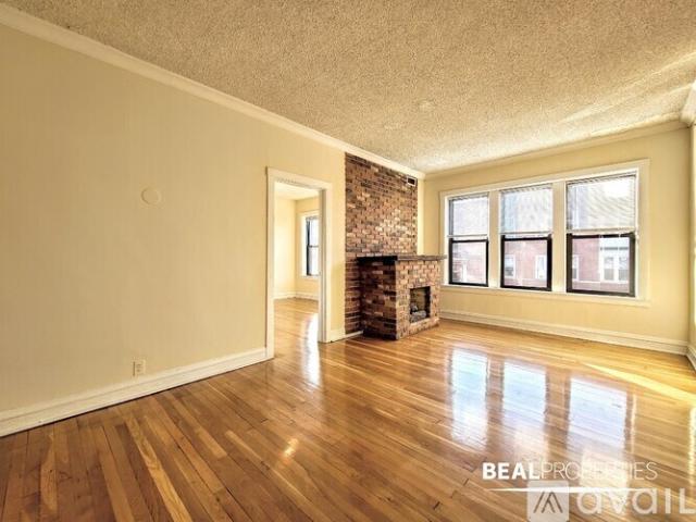 2 BR, 1 BA Apartment 3517 N Racine Ave, Unit 3525 W1, Chicago, IL 60657