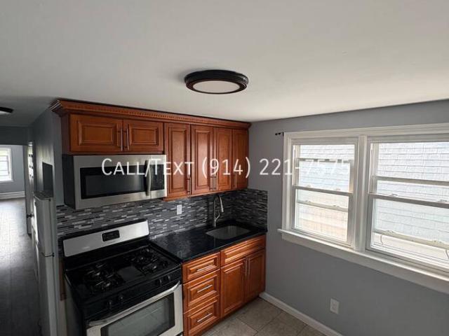 2 BR, 1 BA Apartment 352 S Tenth Ave, Mt Vernon, NY 10550