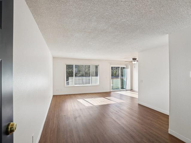 2 BR, 1 BA Apartment 3541 SW Beaverton Hillsdale Hwy Unit 11, Portland, OR 97221