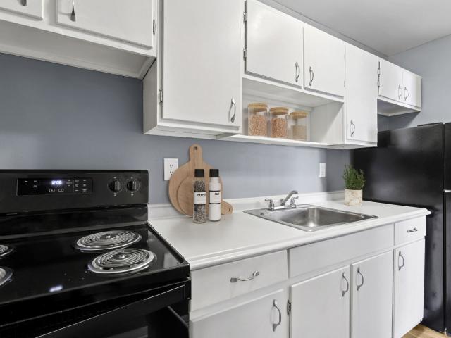 2 BR, 1 BA Apartment 3583 Alaska Ave Unit C15, Cincinnati, OH 45229