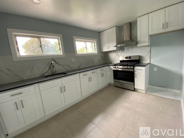 2 BR, 1 BA Apartment 359 Delaware Avenue, Paterson, NJ 07503