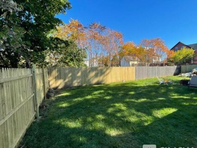 2 BR, 1 BA Apartment 35 Charlton Street, Unit apt 1, Southbridge, MA 01550