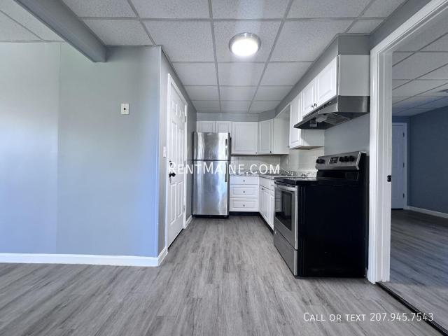 2 BR, 1 BA Apartment 35 West St. Apt Gardiner, ME 04345