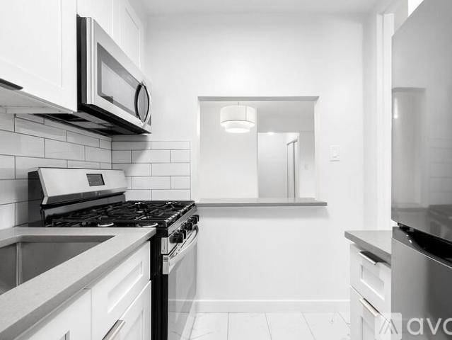 2 BR, 1 BA Apartment 35 20 Leverich St, Unit B738, Jackson Heights, NY 11372