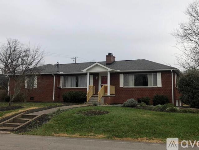 2 BR, 1 BA Apartment 3600 Sevier Heights Road, Unit A, Knoxville, TN 37920