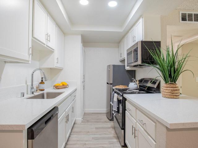 2 BR, 1 BA Apartment 3610 Banbury Drive Unit 09 A, Riverside, CA 92505