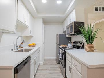 2 BR, 1 BA Apartment 3610 Banbury Drive Unit 12 L, Riverside, CA 92505