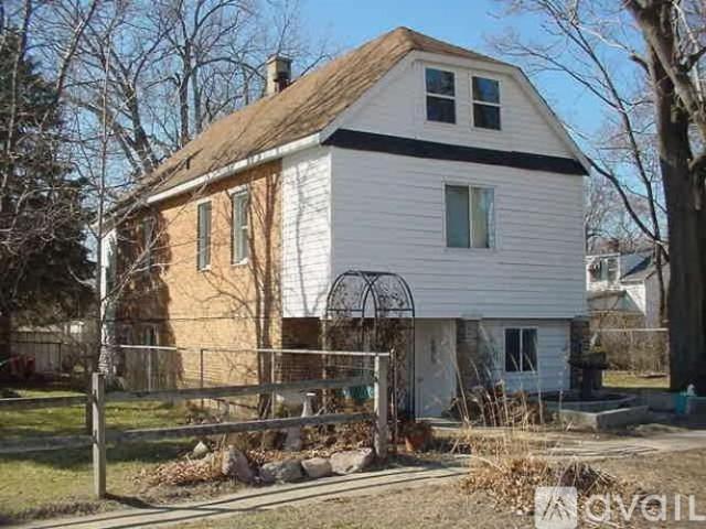 2 BR, 1 BA Apartment 3612 Michigan St, Unit Unit 1st Fl, Hobart, IN 46342
