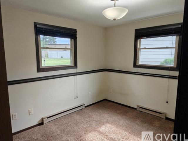 2 BR, 1 BA Apartment 3693 Robert Place, Unit Lower Duplex, Stevens Point, WI 54481
