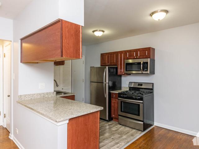 2 BR, 1 BA Apartment 3708 North Sheffield, Chicago, IL 60613