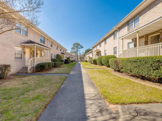 2 BR, 1 BA Apartment 370 Peachtree Hills Avenue Unit 07, Atlanta, GA 30305